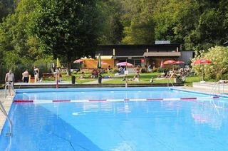 Schwimmbad flirten