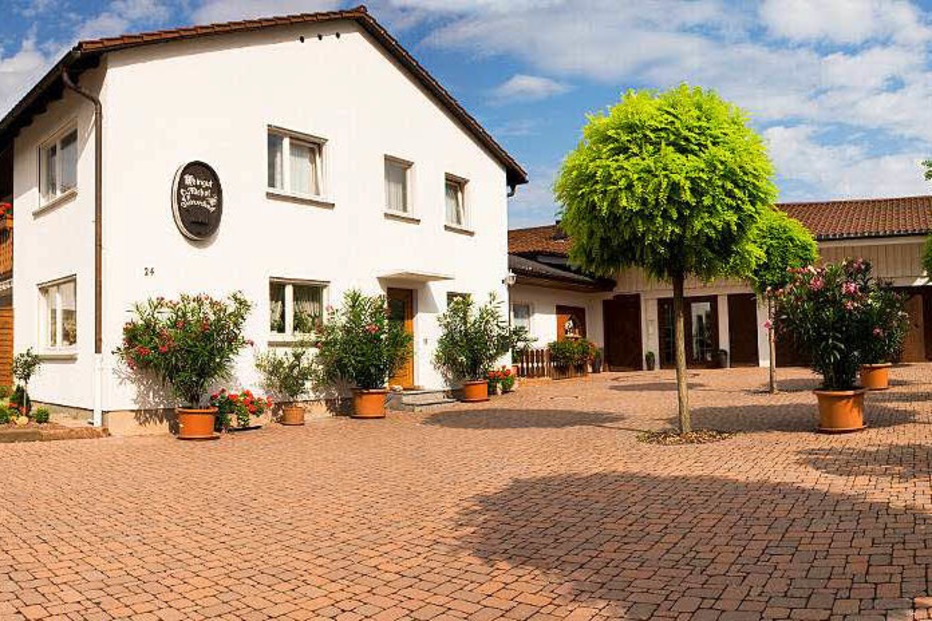 Straußenwirtschaft Michel (Achkarren) - Vogtsburg Straußenwirtschaft Michel (Achkarren) - Vogtsburg