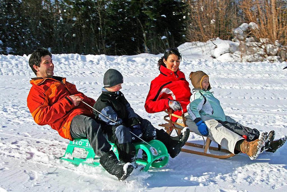 Skilift und Rodelhang Im Lehen - Höchenschwand Skilift und Rodelhang Im Lehen - Höchenschwand