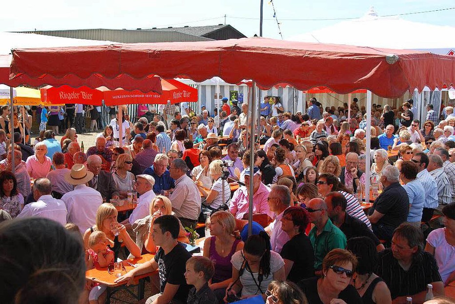 Festplatz Königschaffhausen - Endingen Festplatz Königschaffhausen - Endingen