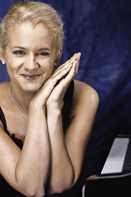 Die Pianistin <b>Aleksandra Mikulska</b> in der Martin-Bucer-Kirche in Breisach ... - 105410804-f-2_3-w-420