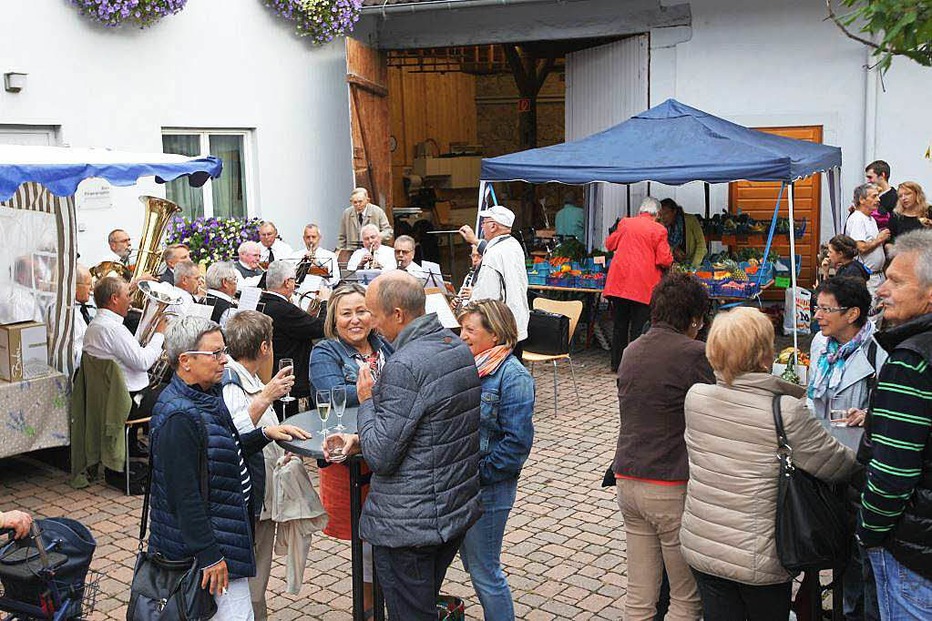 Rathausplatz - Gottenheim Rathausplatz - Gottenheim