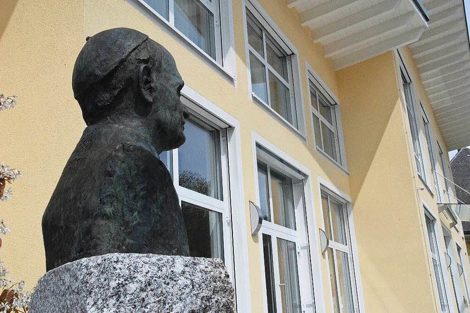 Kath. Gemeindezentrum Erzbischof Oskar Saier - Höchenschwand Kath. Gemeindezentrum Erzbischof Oskar Saier - Höchenschwand