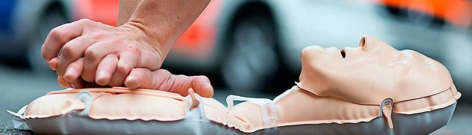 Erste Hilfe bei...Tipps für Notfälle Erste Hilfe bei...Tipps für Notfälle