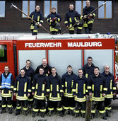 15 goldene Feuerwehrleute