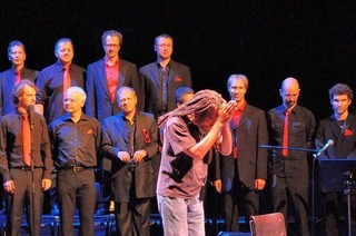 Fotos: Bobby McFerrin &amp; Jazzchor Freiburg beim Stimmen-Festival