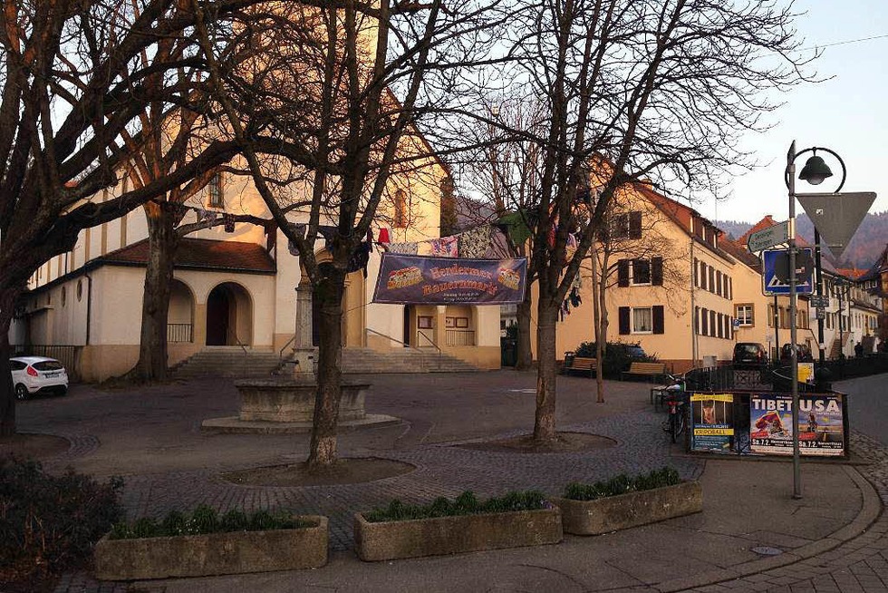 Kirchplatz Herdern - Freiburg