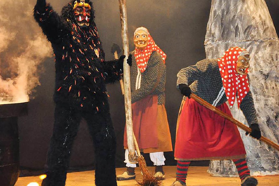 Schaurig-schnes Burghexenspektakel in Waldkirch - Badische Zeitung TICKET