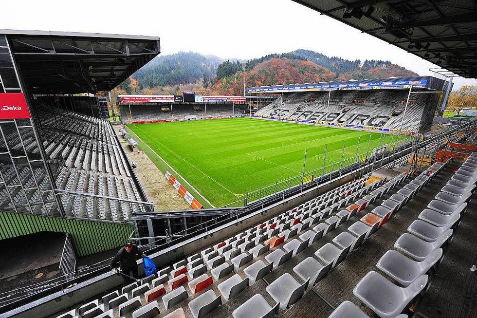 Business-Run: Zieleinlauf im Schwarzwaldstadion - Badische Zeitung TICKET