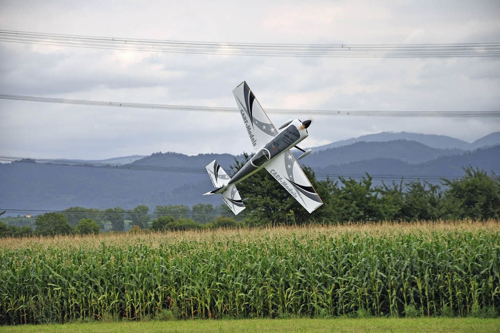 Flugshow zwischen Mllheim und Neuenburg - Badische Zeitung TICKET