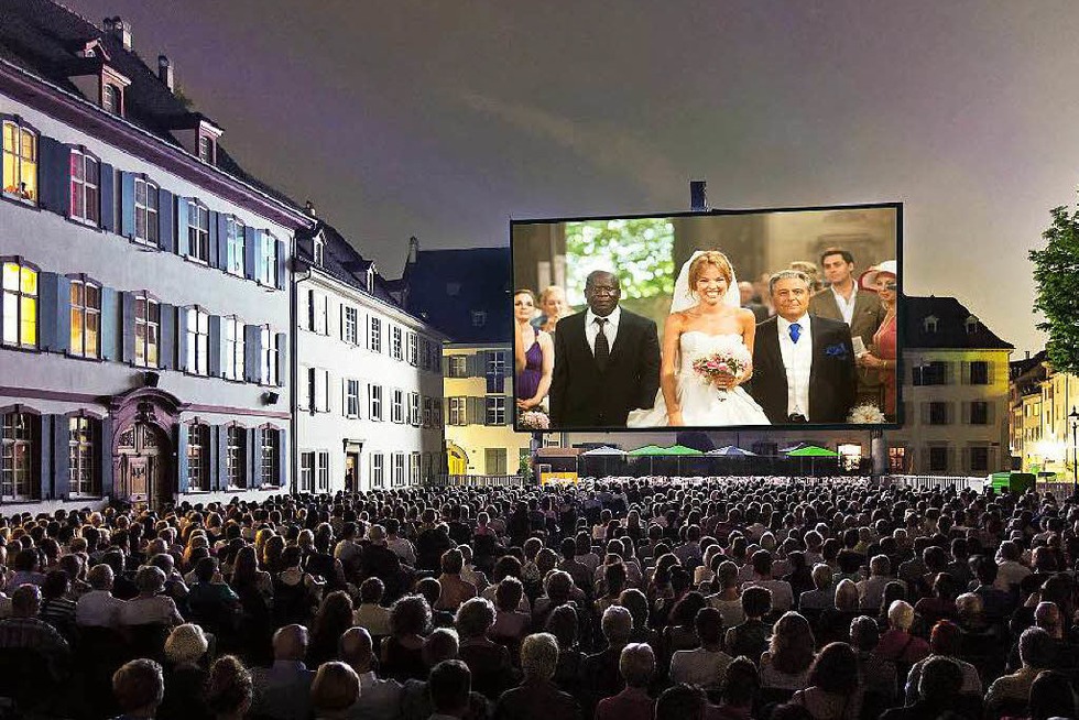 Open-Air-Kino auf dem Basler Mnsterplatz - Badische Zeitung TICKET