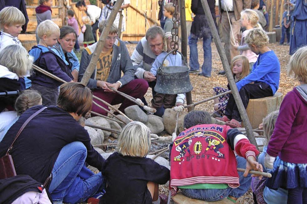 Antike Handwerksknste im nachgebildeten Keltendorf Tarodunum in Kirchzarten-Zarten - Badische Zeitung TICKET