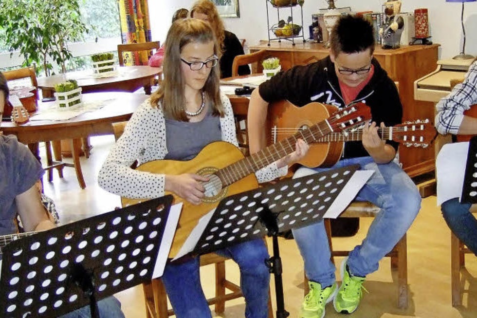Fachbereich Zupfinstrumente, Streicher- und Holzblserklassen und Gitarrenensembles der JMS in Friedenweiler - Badische Zeitung TICKET