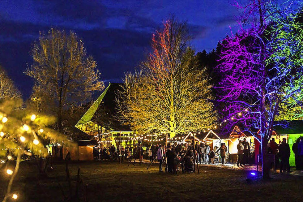 Rund 40 Aussteller der Region auf dem Weihnachtsmarkt des Vogtsbauernhofs - Badische Zeitung TICKET