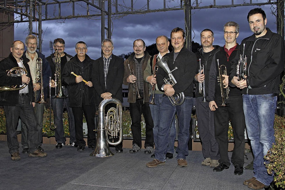 Turmbl�ser-Ensemble unter f dem Sparkassen-Glockenspiel - Badische Zeitung TICKET