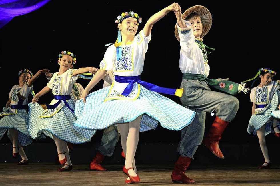 Die Tanzgruppe "Tchaslive Ditinstvo" in Bad Bellingen - Badische Zeitung TICKET