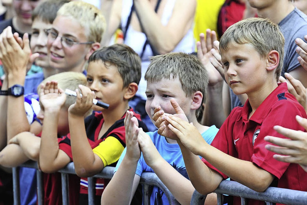 Der SC Freiburg feiert ein Fan- und Familienfest auf dem Gelnde der Brauerei Rothaus - Badische Zeitung TICKET