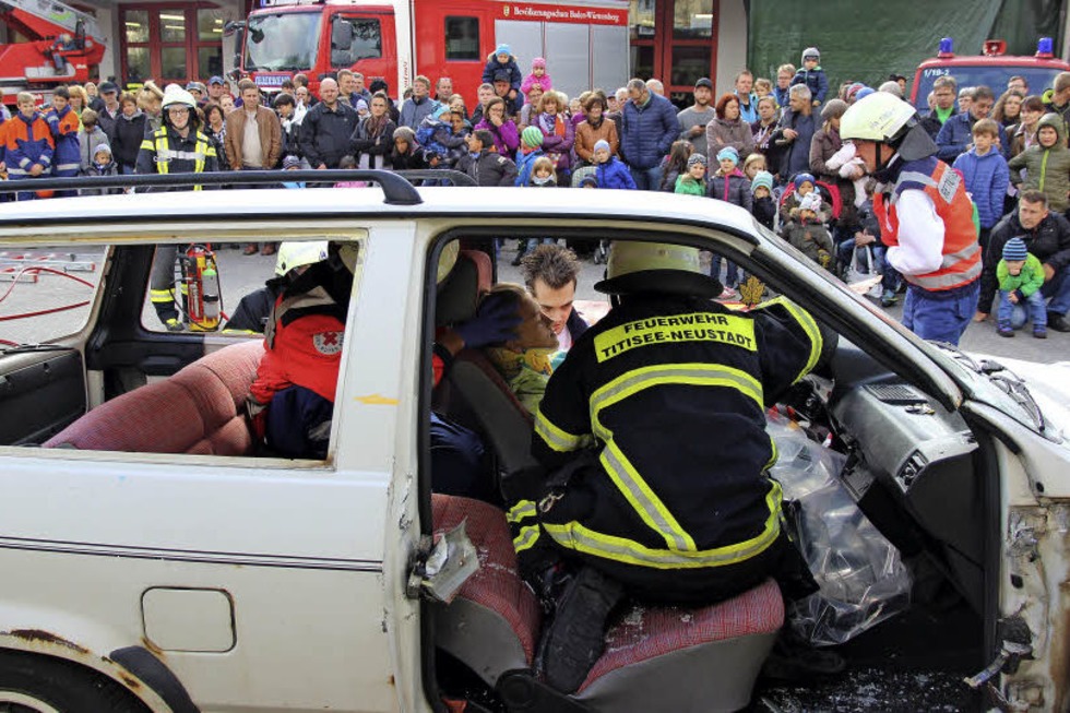 Mit der Feuerwehr Neustadt in Titisee-Neustadt - Badische Zeitung TICKET