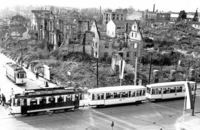 Das Freiburger Straenbahnnetz wurde bald nach dem Bombenangriff von 1944 wieder in Betrieb genommen