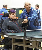 Tischtennistraining des SV Blau-Wei Wiehre kommt bei Menschen mit Handicap gut an