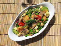 Leichtes Essen fr den Sommer: ein Matjes-Gemse-Kartoffel-Salat