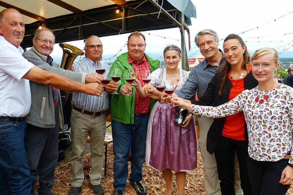 Weinfest mit Lichterketten und Panoramablick - Badische Zeitung TICKET
