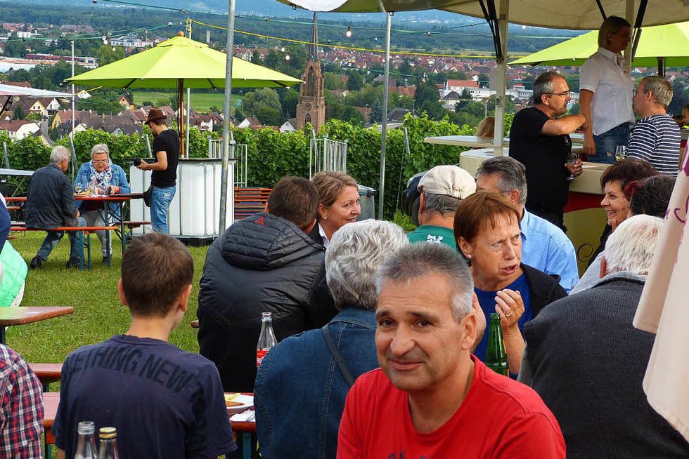Weinfest mit Lichterketten und Panoramablick - Badische Zeitung TICKET