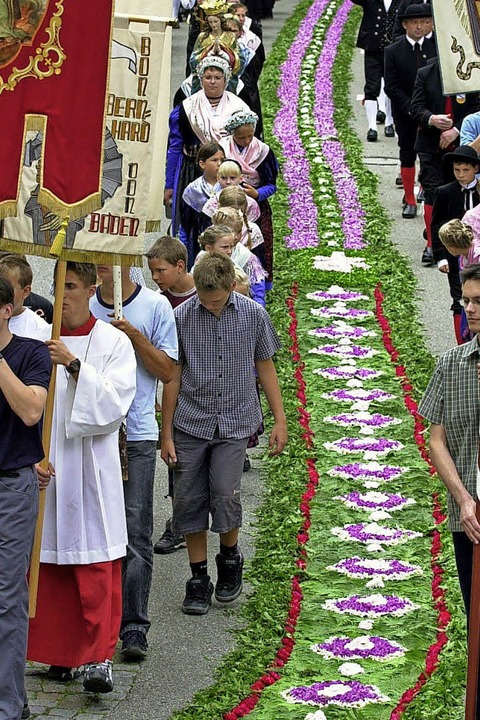 Religise Tradition mit Blumenteppich und Prozession im Kinzigtal - Badische Zeitung TICKET
