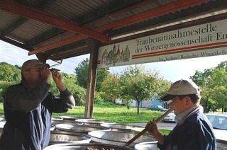 Traubenannahmestelle im Schambachtal