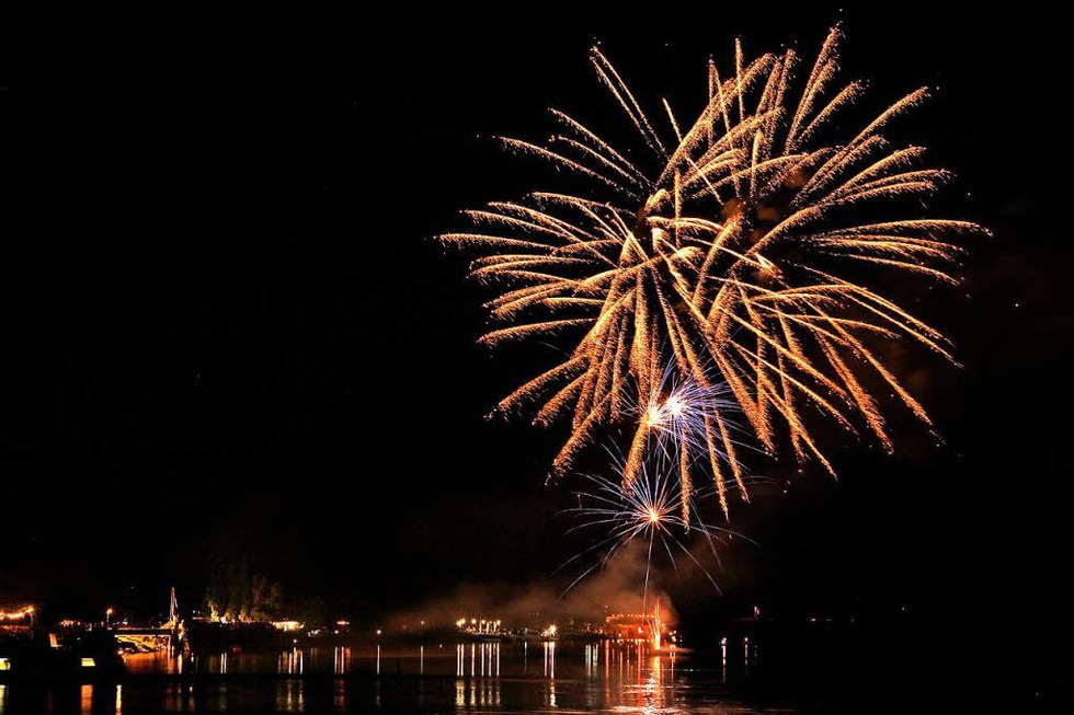 Feuerwerk, Party und Nervenkitzel auf dem Weinfest - Badische Zeitung TICKET