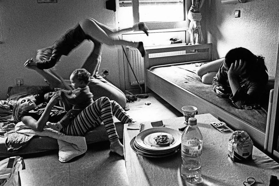 "Auf der Schwelle - Leben im Frauenhaus" mit Fotografien von Brigitte Krmer im Landratsamt Lrrach - Badische Zeitung TICKET