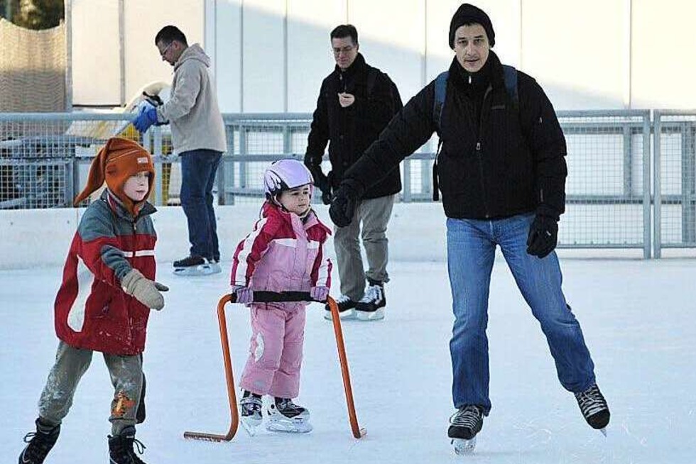 Kunsteisbahn Eglisee Basel Schweiz Badische Zeitung TICKET Kunsteisbahn Eglisee Basel Schweiz Badische Zeitung TICKET