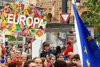 Tausende demonstrieren in Freiburg fr ein Europa fr Alle