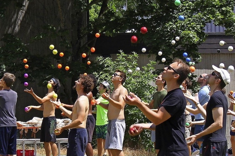 Jonglierfestival und Frisbee-Meisterschaft im Seepark - Badische Zeitung TICKET