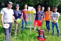 Im Freiburger Dietenbachpark kann man seit Februar Disc-Golf spielen