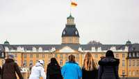 Zu gtig &#8211; Kretschmann erlaubt badische Flagge auf Karlsruher Schlossturm