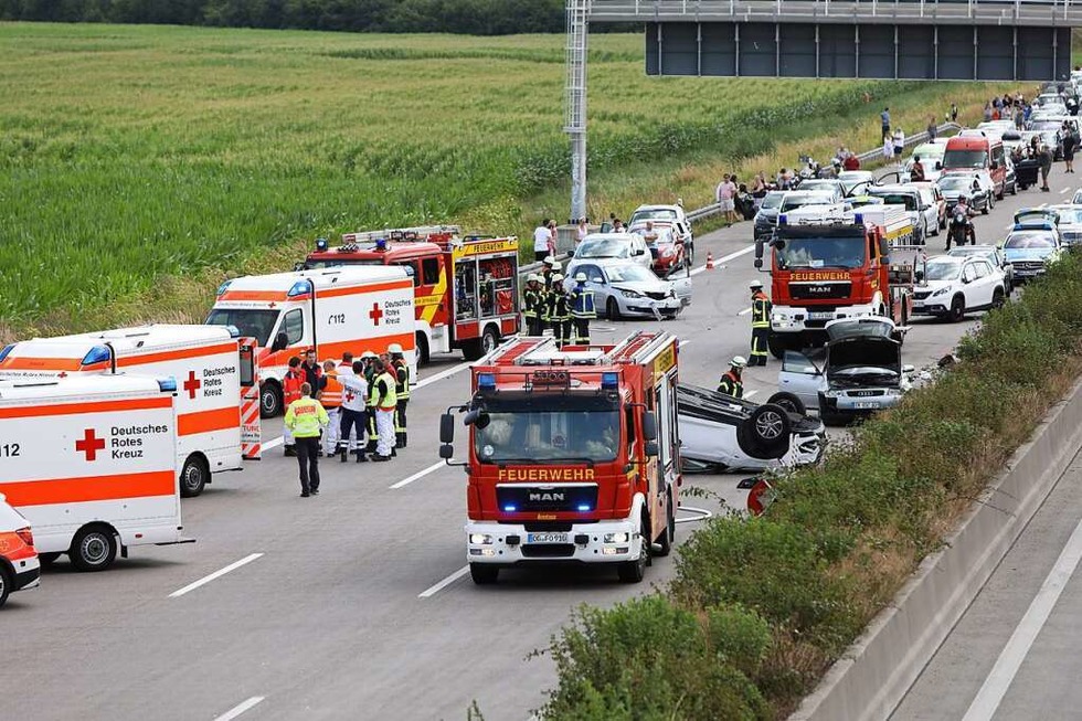 Stau Auf Der A5: Fünf Verletzte Und Stau Nach Unfall Auf Der A5 Bei ...