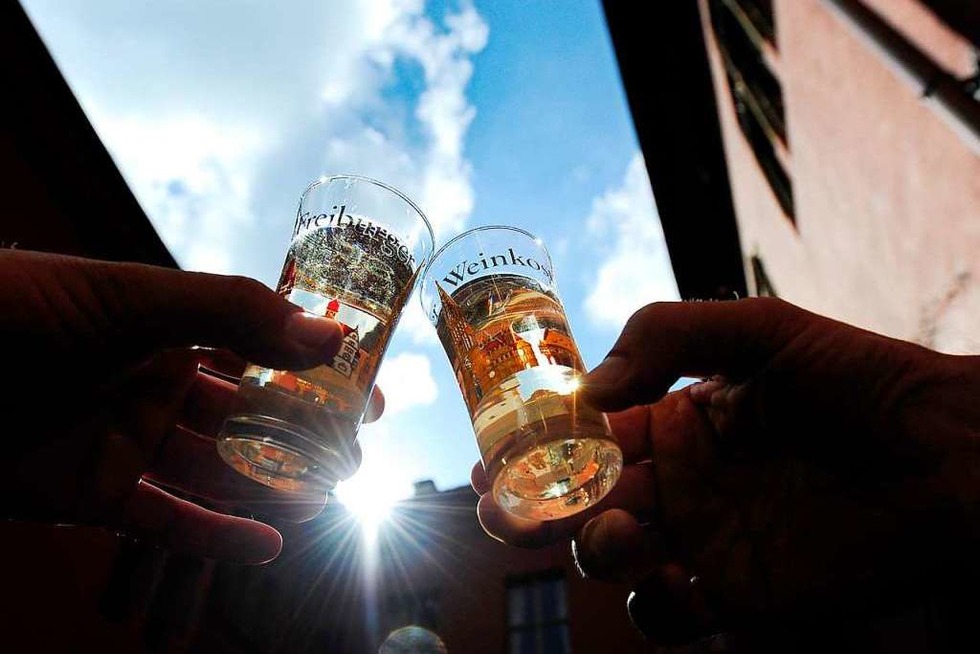 Das "kleine Weinfest" beginnt auf dem Freiburger Mnsterplatz - Badische Zeitung TICKET