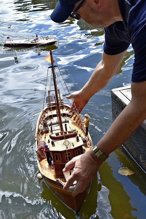 Rund 250 Modellschiffe fahren auf dem Badweiher in St. Peter - Badische Zeitung TICKET