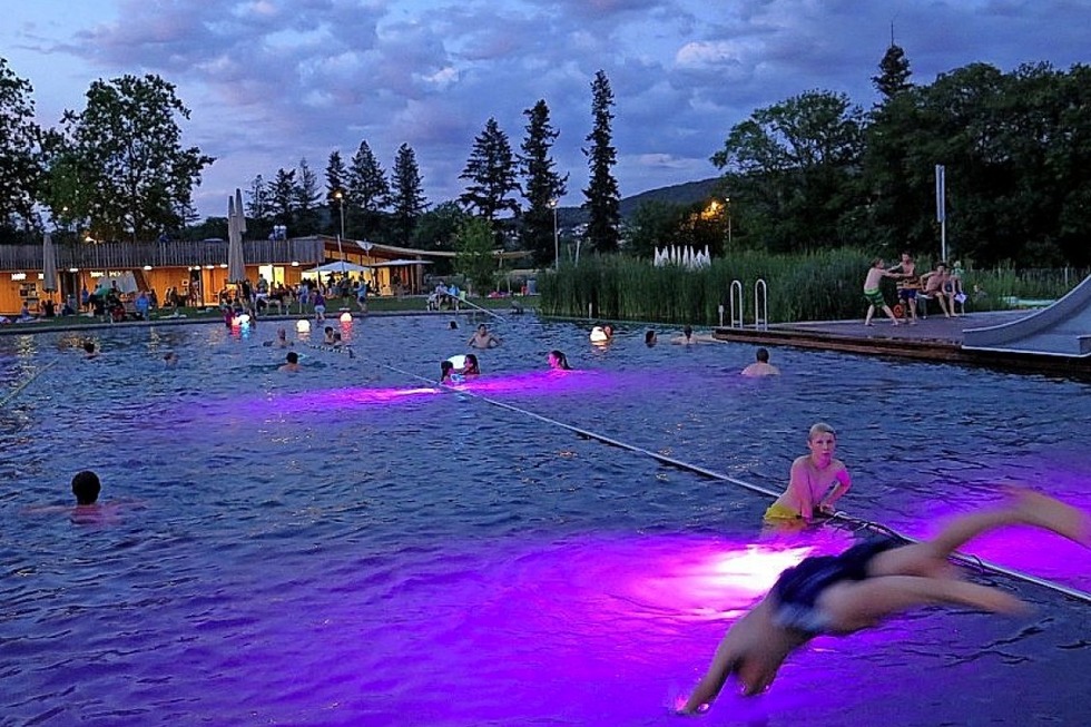 Nachtbaden im Naturbad Riehen - Badische Zeitung TICKET