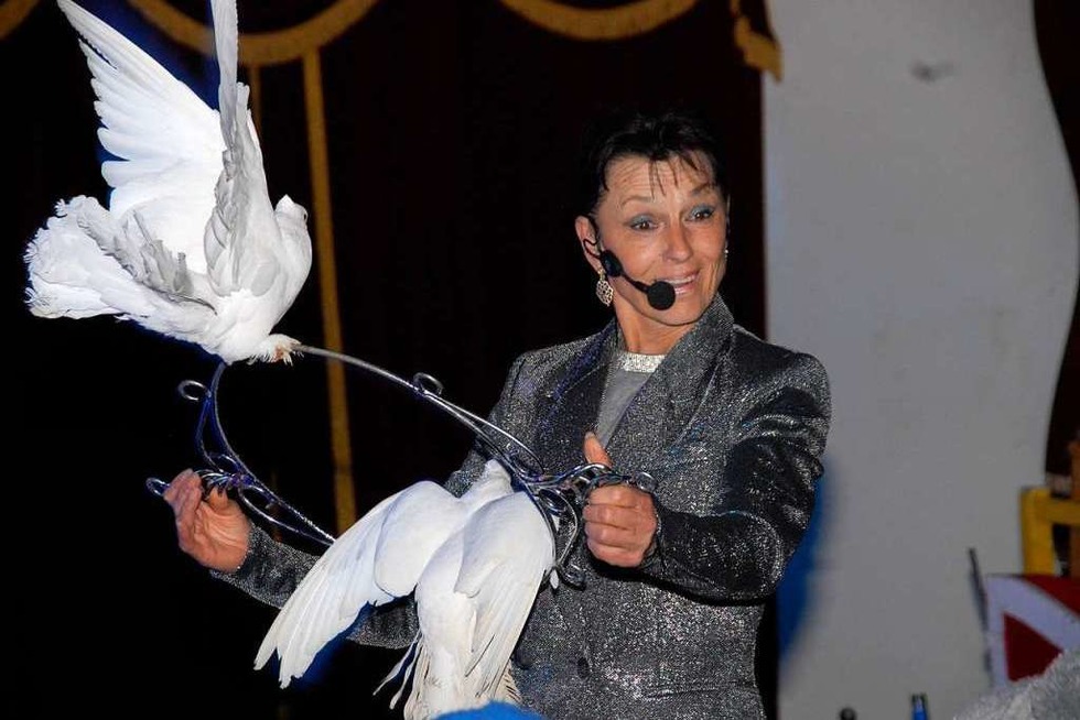 Familienzirkus mit Artistik und Dressuren in Gutach-Bleibach - Badische Zeitung TICKET