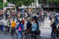 1400 Radlerinnen und Radler demonstrierten in Freiburg fr die Verkehrswende