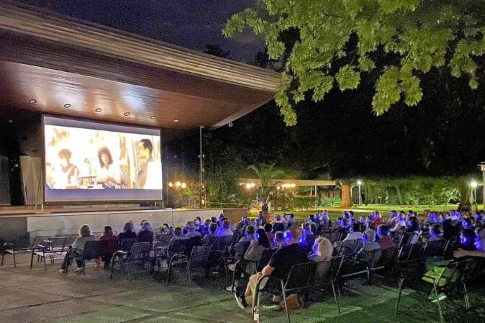 An zwei Wochenenden findet dieses Jahr wieder das Open-Air-Kino im Bad Krozinger Kurpark statt - Badische Zeitung TICKET