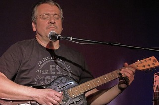 Wolfgang Kalb mit "Fingerpickin' & Bottleneck Blues Guitar" in Maulburg