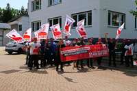 Mitarbeiter von Jabil in Umkirch demonstrieren und fordern Abfindung