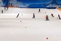 Skihallen in Deutschland: Wo kann ich ohne Berge auf die Piste?