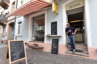 Sedan-Café