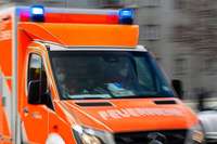 Autofahrer nutzt Rettungsgasse und fhrt Rettungswagen bei Pfaffenweiler hinterher