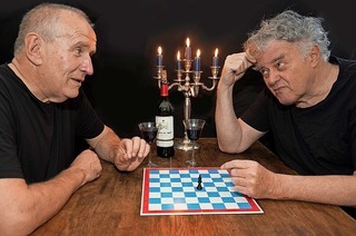 Matthias Deutschmann und Volkmar Staub prsentieren im Stiftsschaffneikeller Die badische Lsung