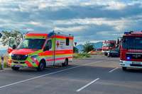 Rettungskrfte befreien Autofahrer nach schwerem Unfall bei Griheim